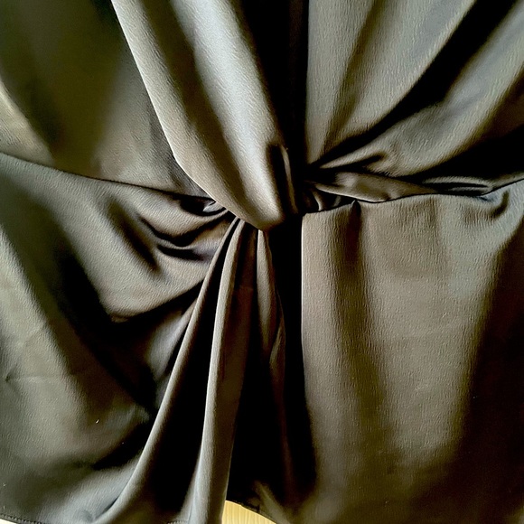 Brand new Brooks Brothers soft silk V-neck twist top - Picture 3 of 7